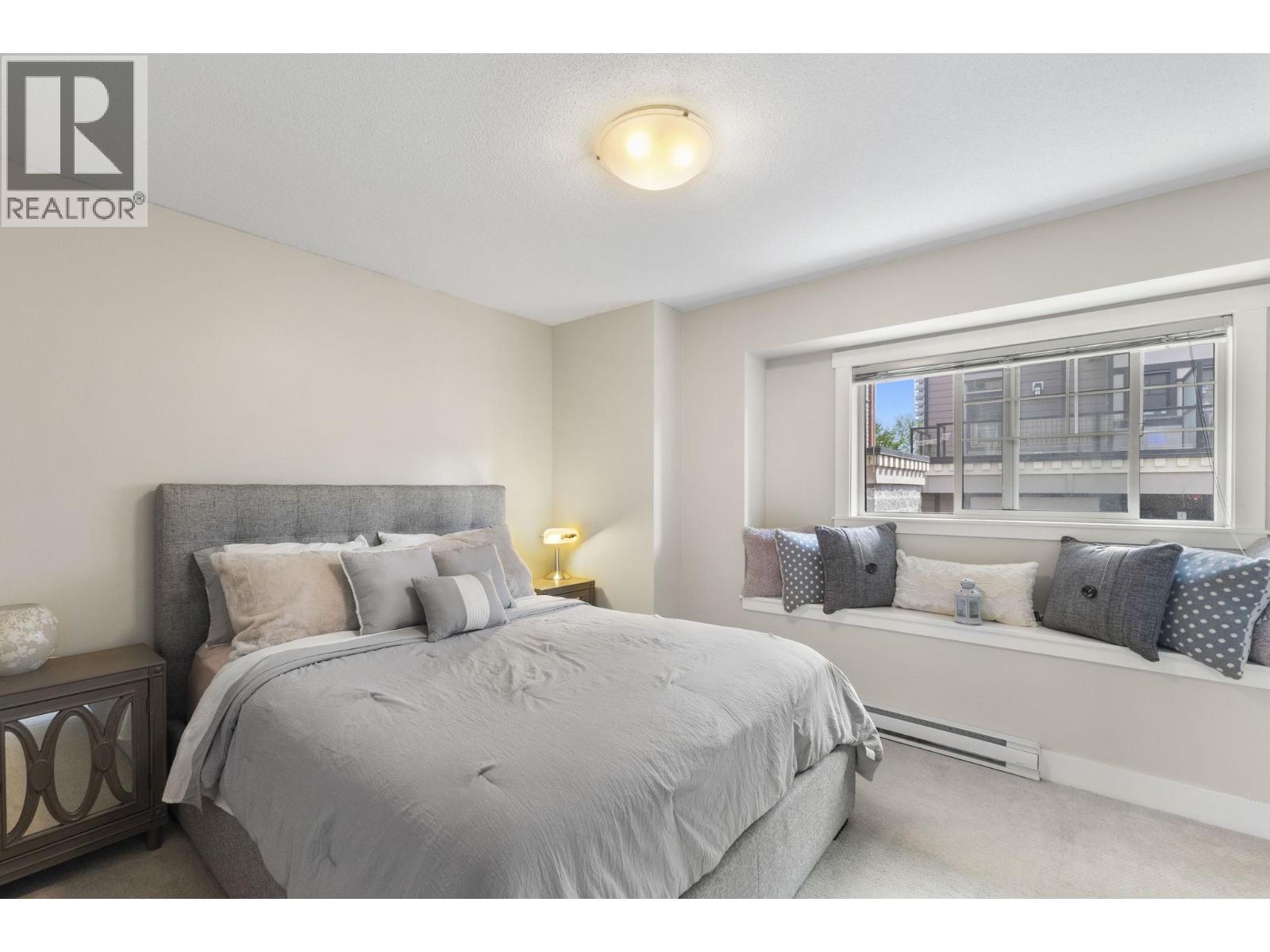 Photo 15 of 16 838 Royal Avenue, New Westminster BC