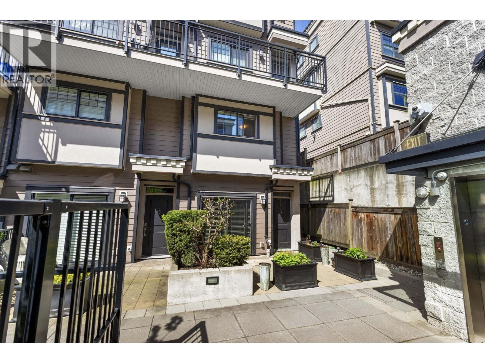 Photo 27 of 16 838 Royal Avenue, New Westminster BC