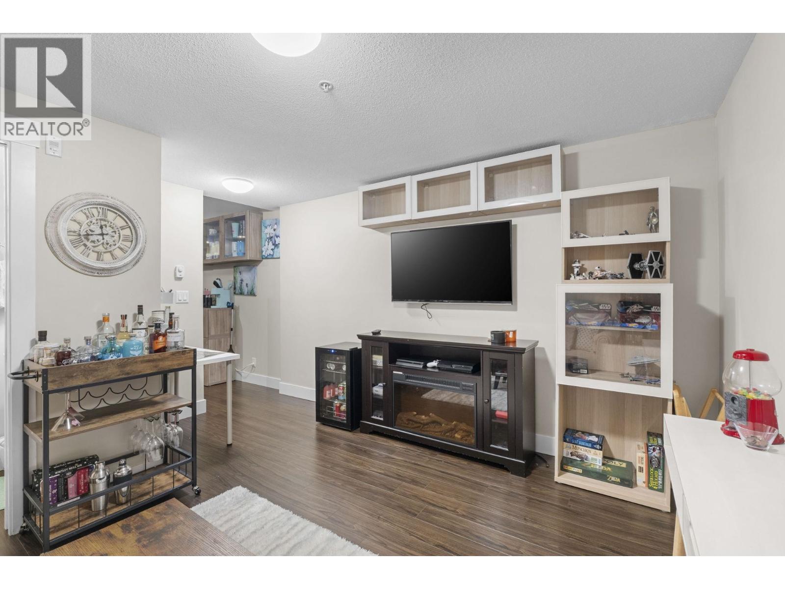 Photo 12 of 16 838 Royal Avenue, New Westminster BC