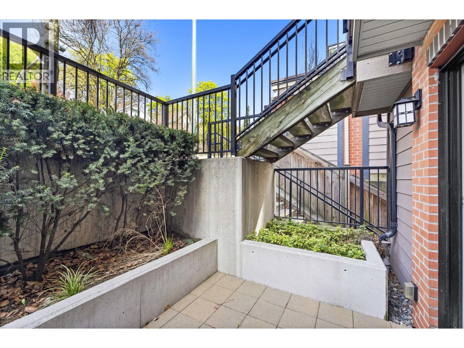 Photo 23 of 16 838 Royal Avenue, New Westminster BC