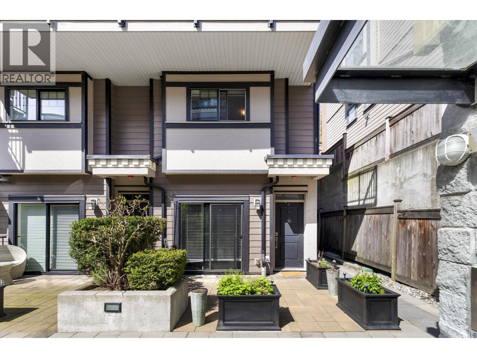 Photo 28 of 16 838 Royal Avenue, New Westminster BC
