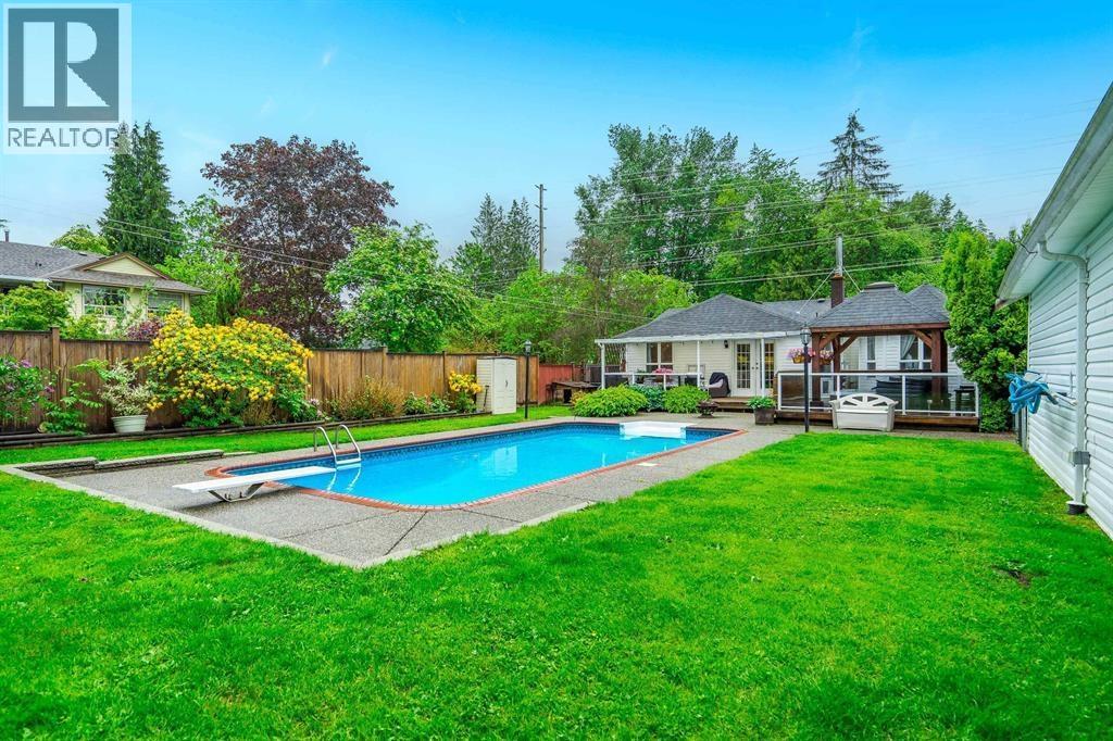 Photo 3 of 24985 Dewdney Trunk Road, Maple Ridge BC