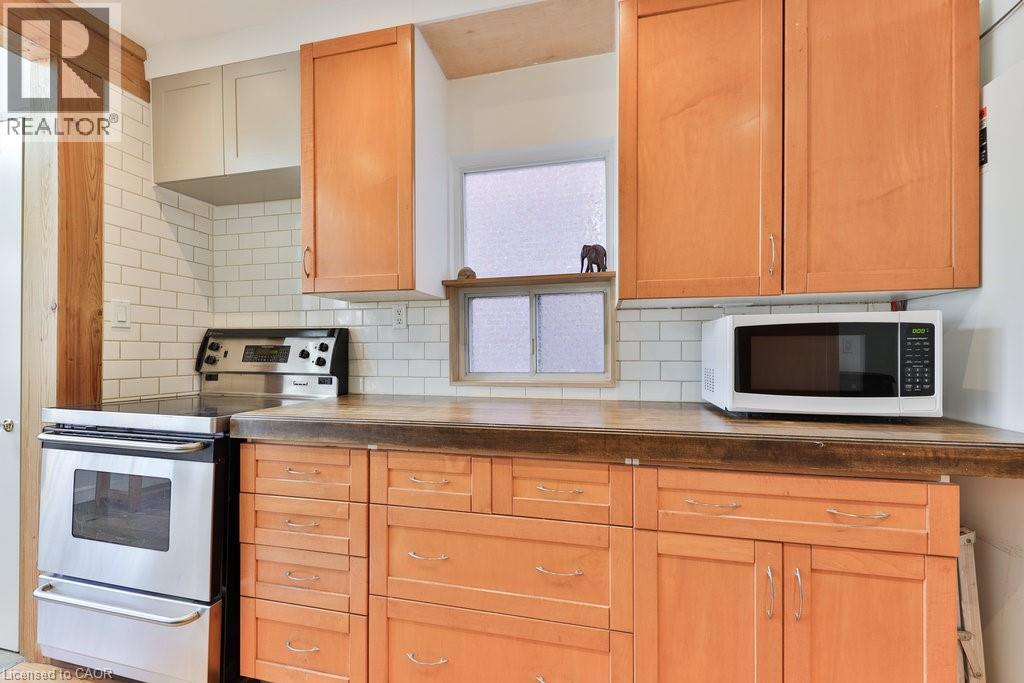 Photo 14 of 39 Twenty Fourth Street, Etobicoke ON