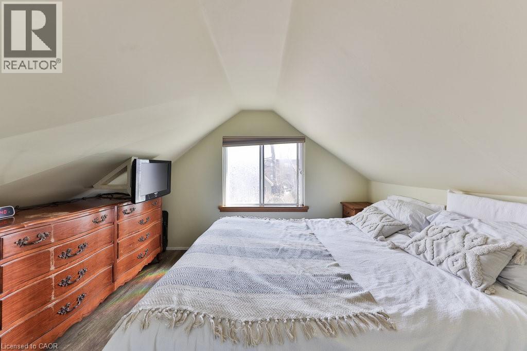 Photo 28 of 39 Twenty Fourth Street, Etobicoke ON