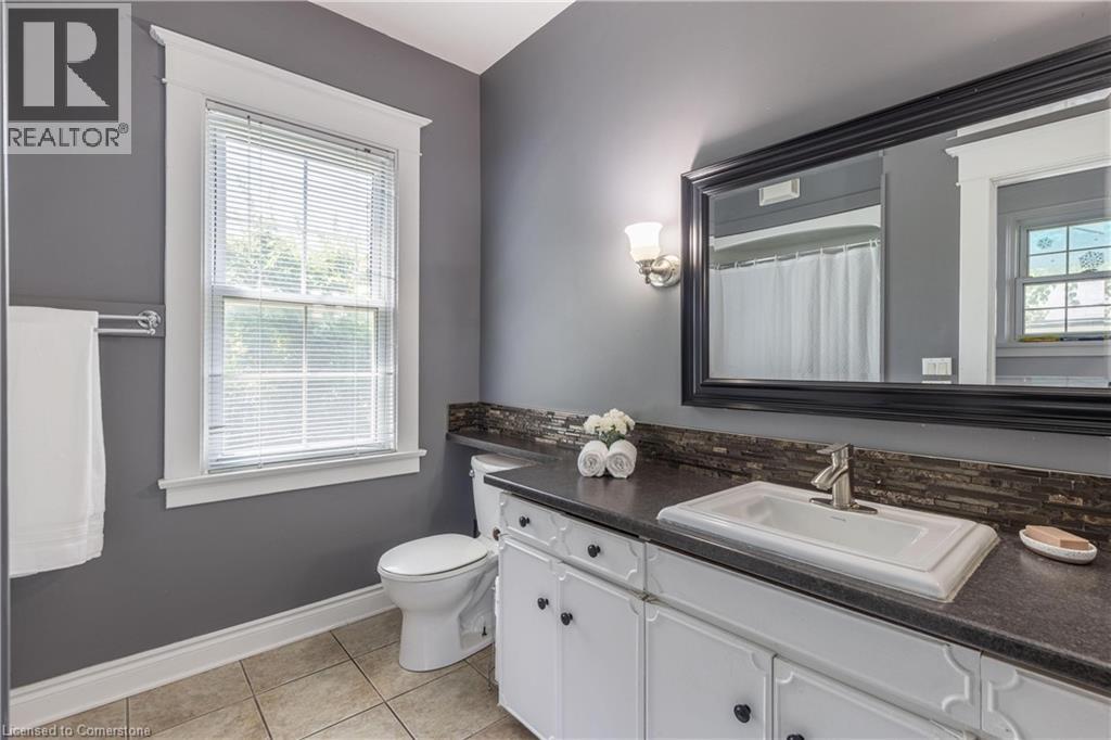Photo 12 of 649 Lakeshore Road, Niagaraonthelake ON