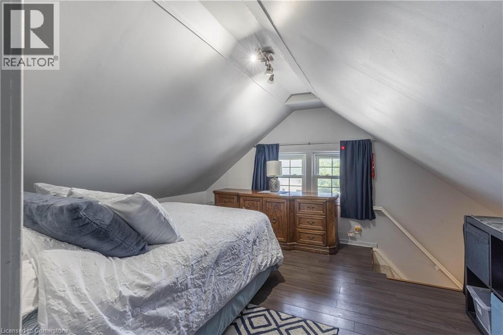 Photo 14 of 649 Lakeshore Road, Niagaraonthelake ON