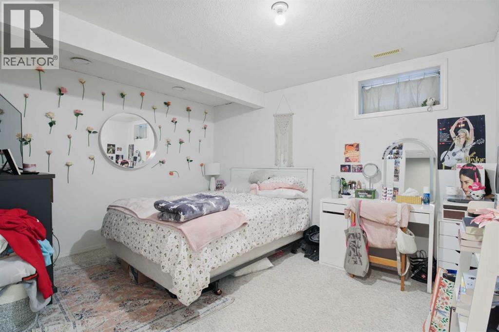 Photo 22 of 66 Edgewood Crescent W, Lethbridge AB