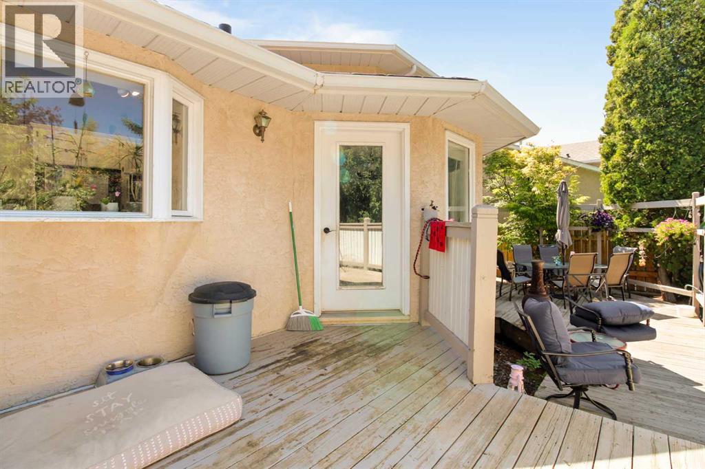 Photo 38 of 66 Edgewood Crescent W, Lethbridge AB