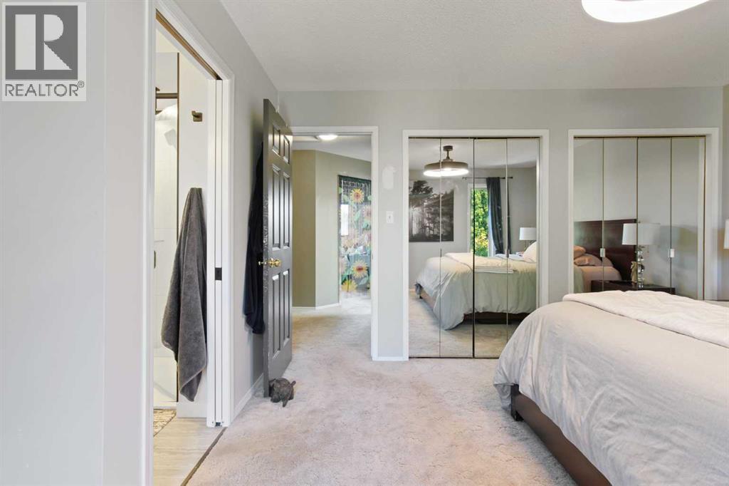 Photo 34 of 66 Edgewood Crescent W, Lethbridge AB