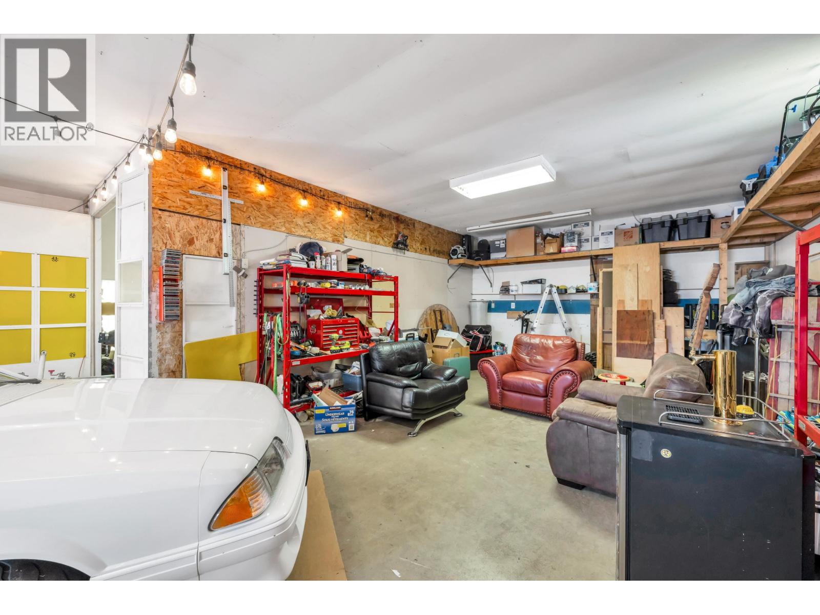 Photo 4 of 21089 Dewdney Trunk Road, Maple Ridge BC