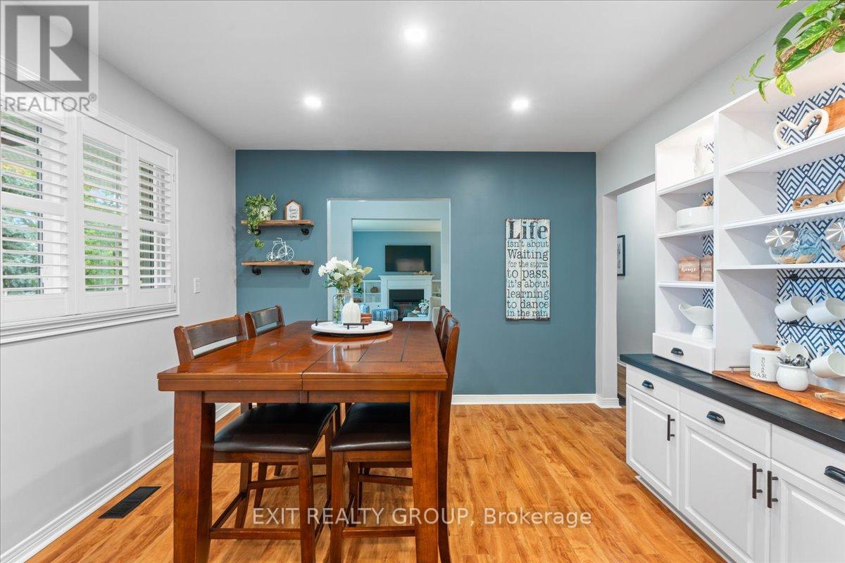 Photo 13 of 421 Dundas Street W, Greater Napanee ON