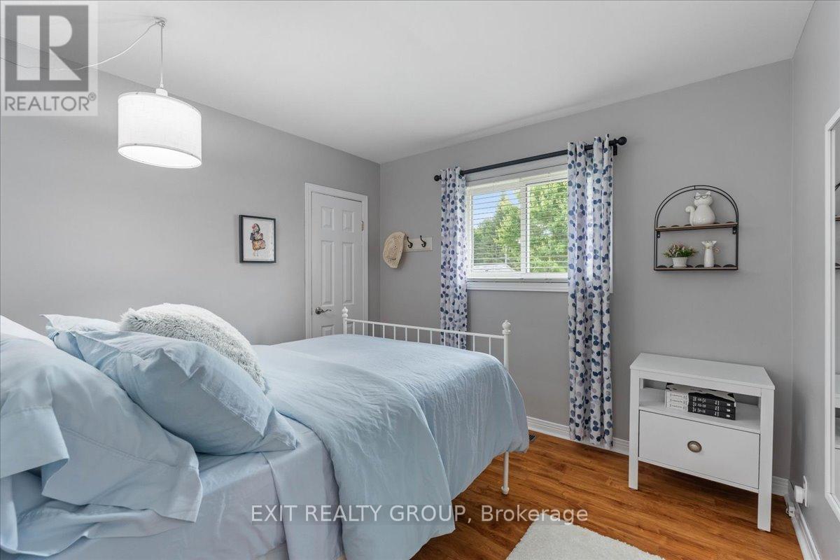 Photo 23 of 421 Dundas Street W, Greater Napanee ON