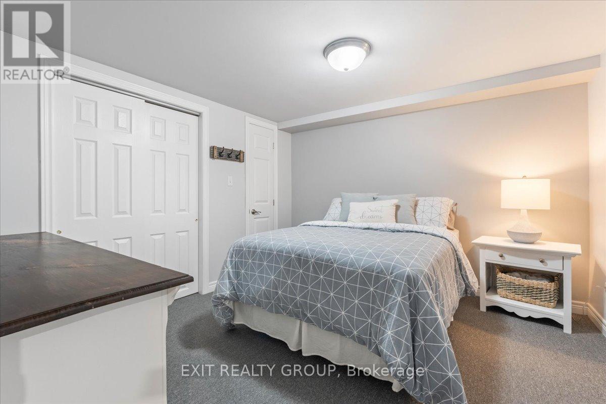 Photo 31 of 421 Dundas Street W, Greater Napanee ON