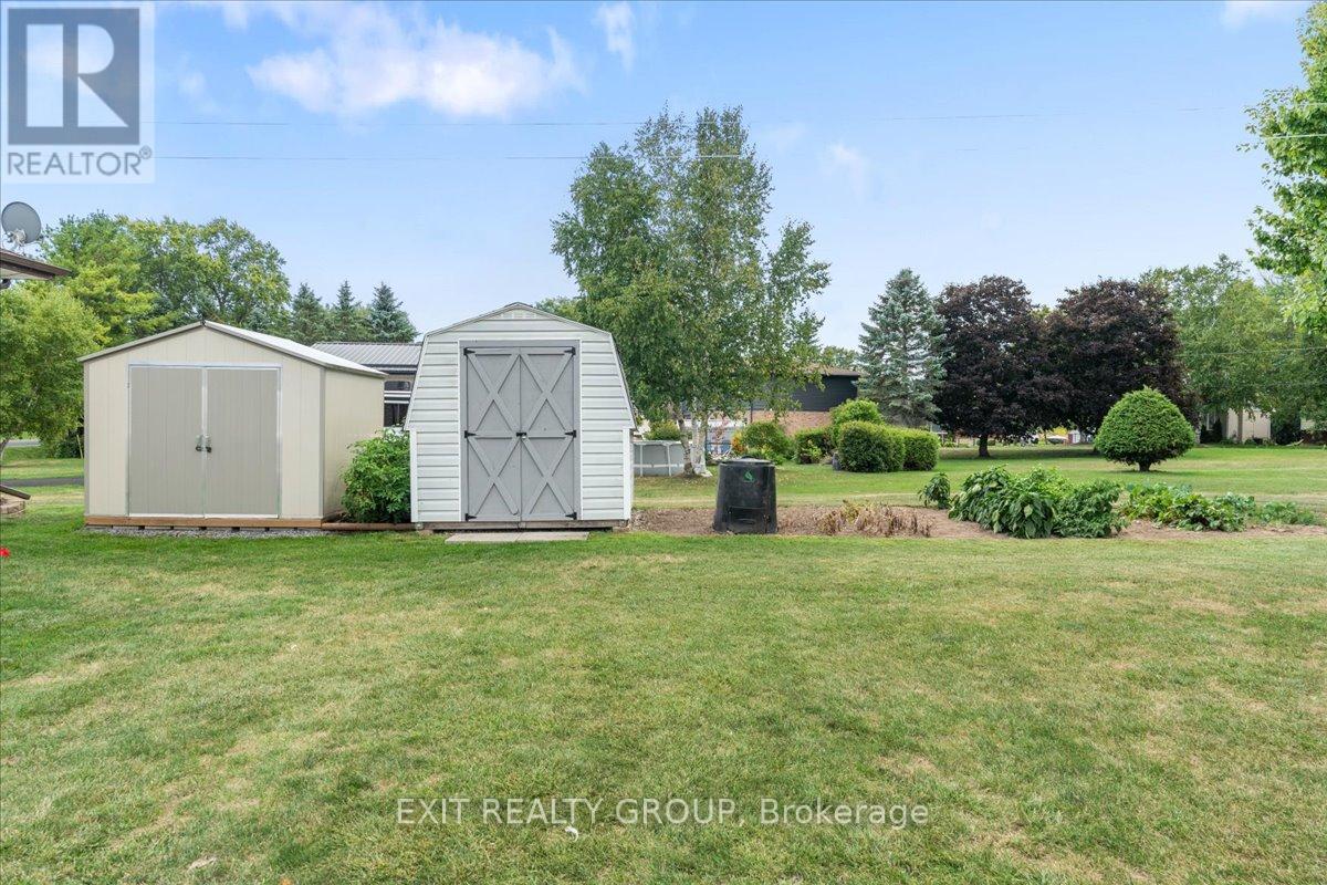 Photo 42 of 421 Dundas Street W, Greater Napanee ON