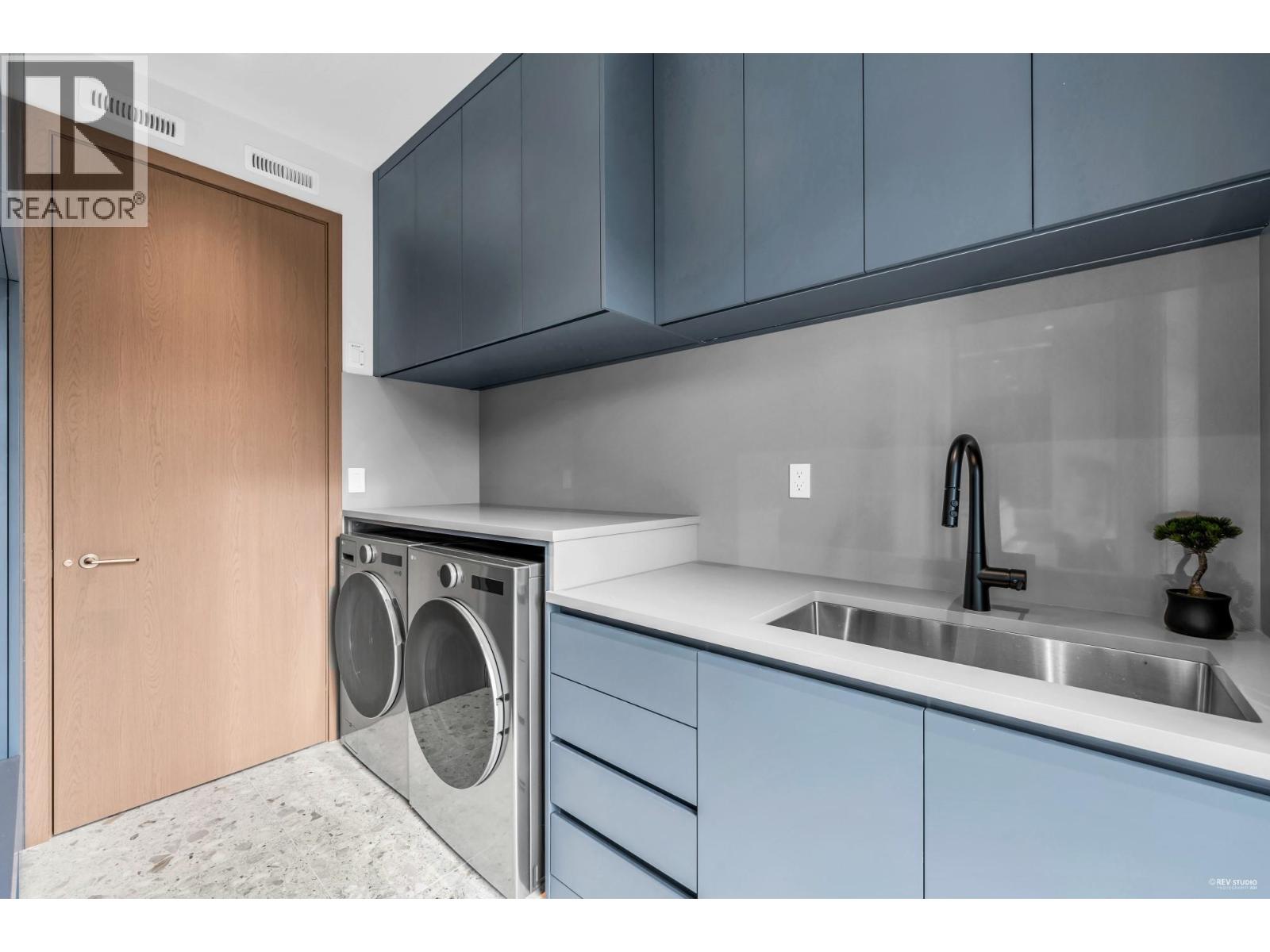 Photo 9 of 3852 W 50th Avenue, Vancouver BC