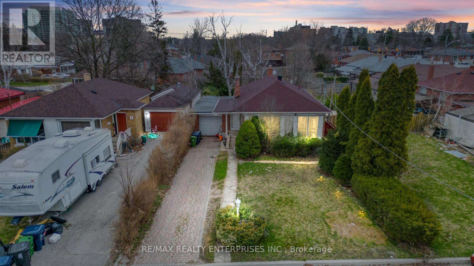 Photo 14 of Bsmt 3 Dallyn Crescent, Toronto ON