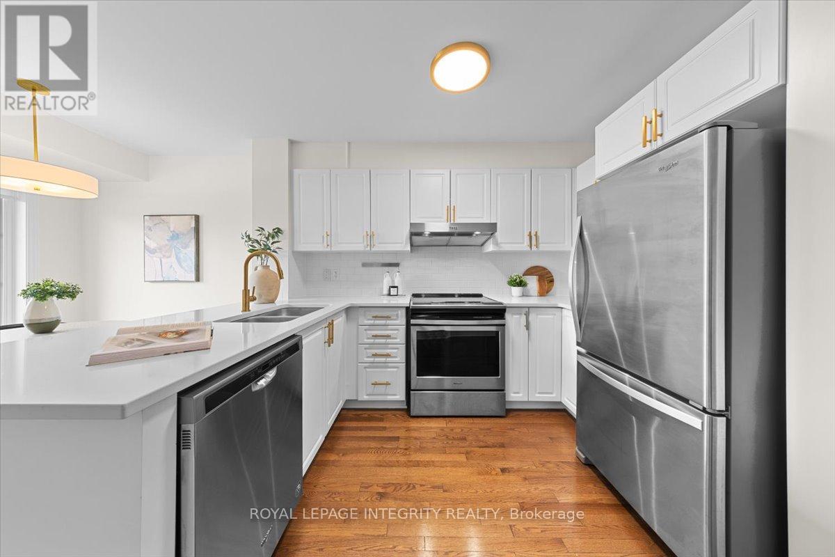 Photo 8 of 72 732 Lakeridge Drive, Ottawa ON