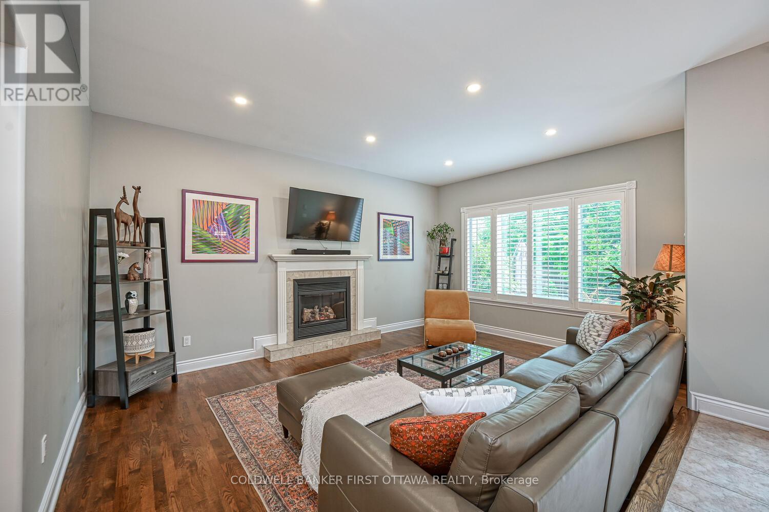 Photo 12 of 105 Sirocco Crescent, Ottawa ON