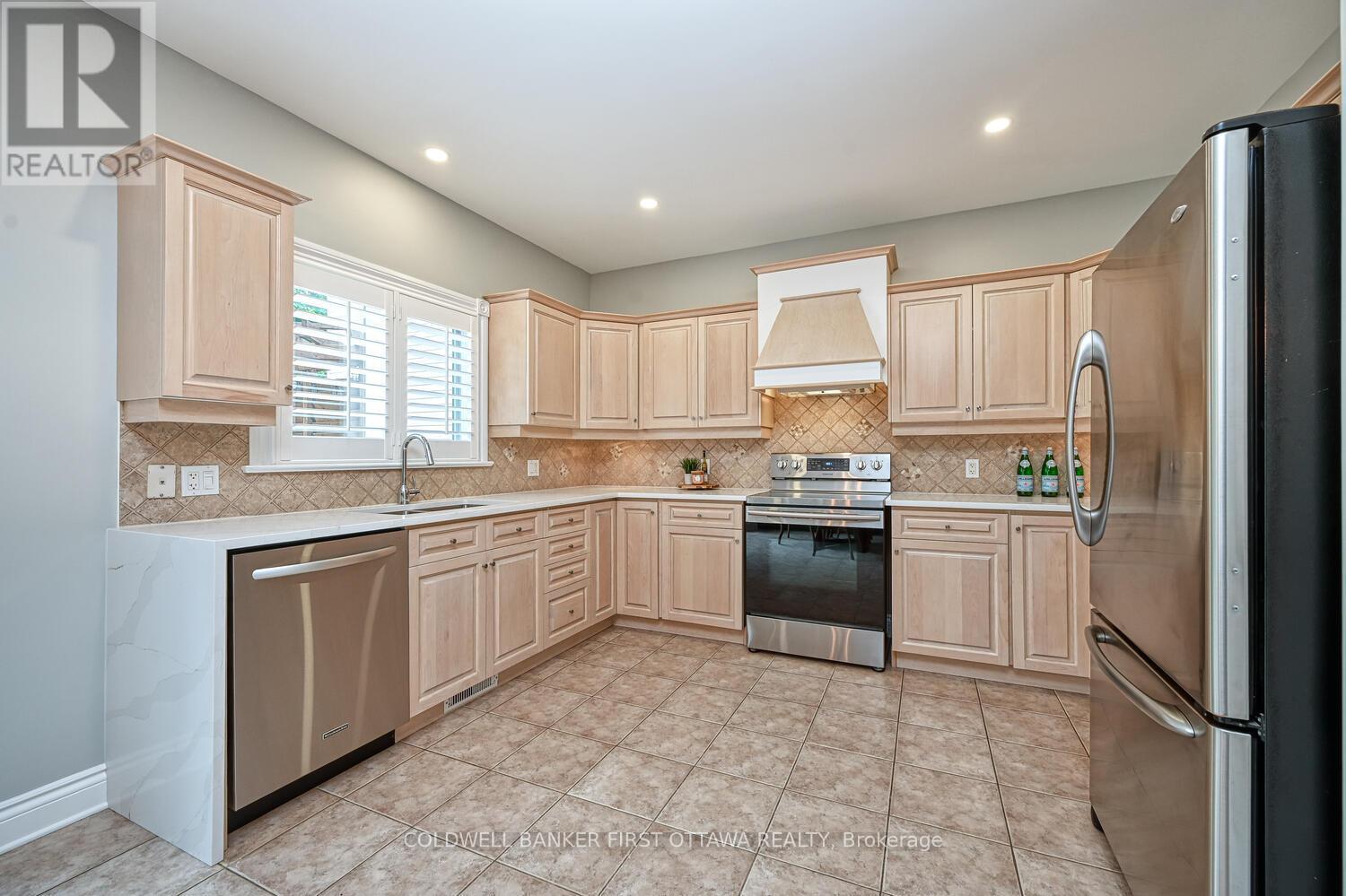 Photo 16 of 105 Sirocco Crescent, Ottawa ON