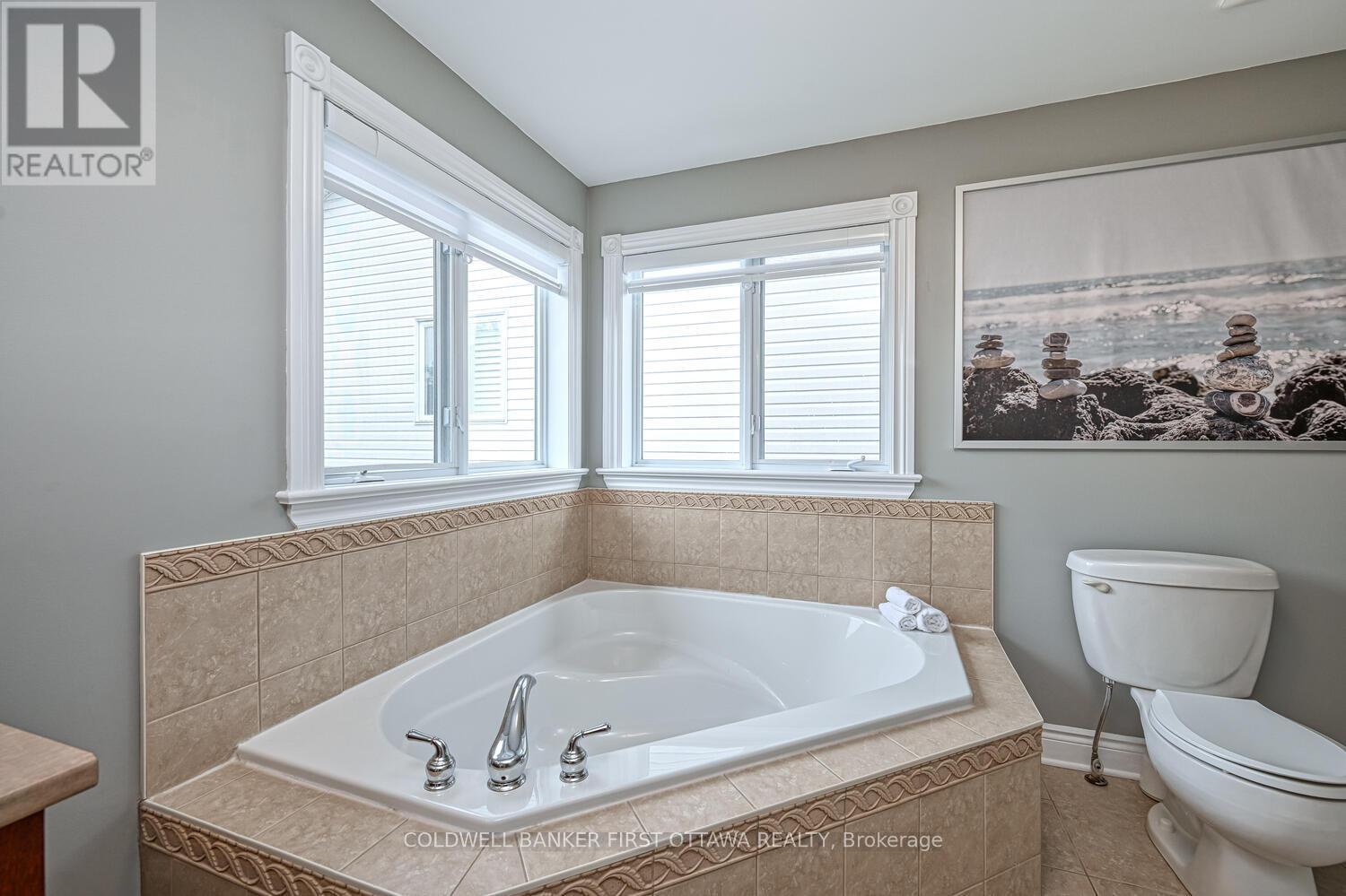 Photo 26 of 105 Sirocco Crescent, Ottawa ON