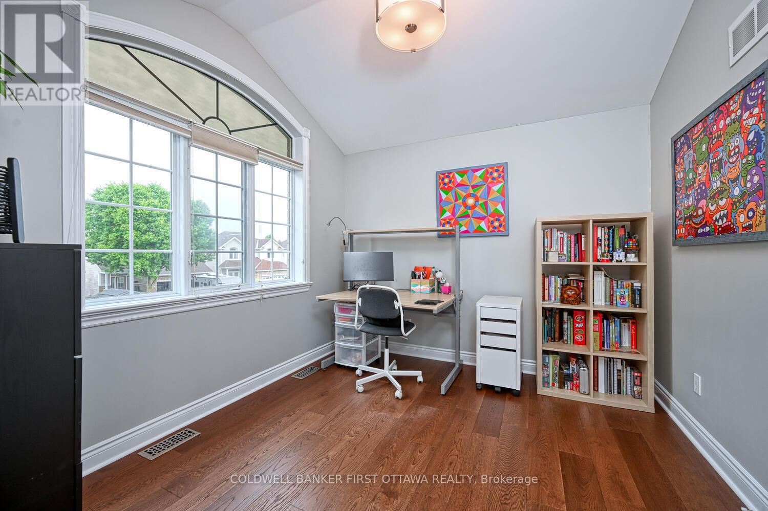 Photo 31 of 105 Sirocco Crescent, Ottawa ON