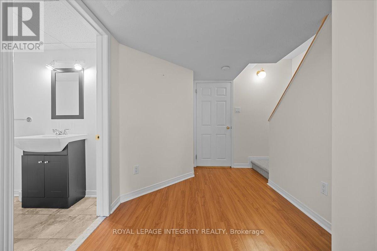 Photo 35 of 2093 Bergamot Circle, Ottawa ON