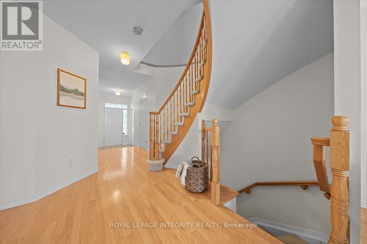 Photo 6 of 2093 Bergamot Circle, Ottawa ON