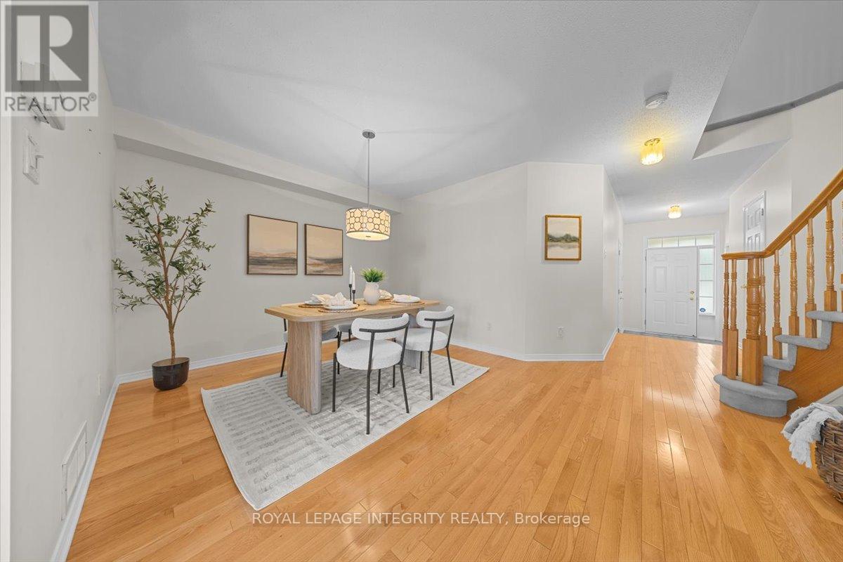 Photo 7 of 2093 Bergamot Circle, Ottawa ON