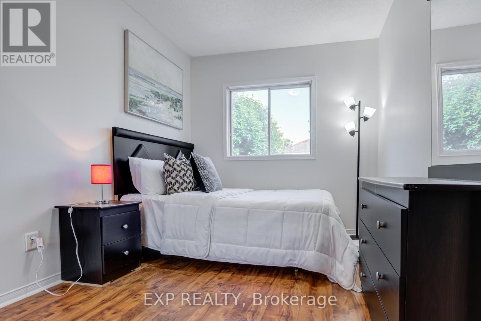 Photo 21 of 3283 Bobwhite Mews, Mississauga ON