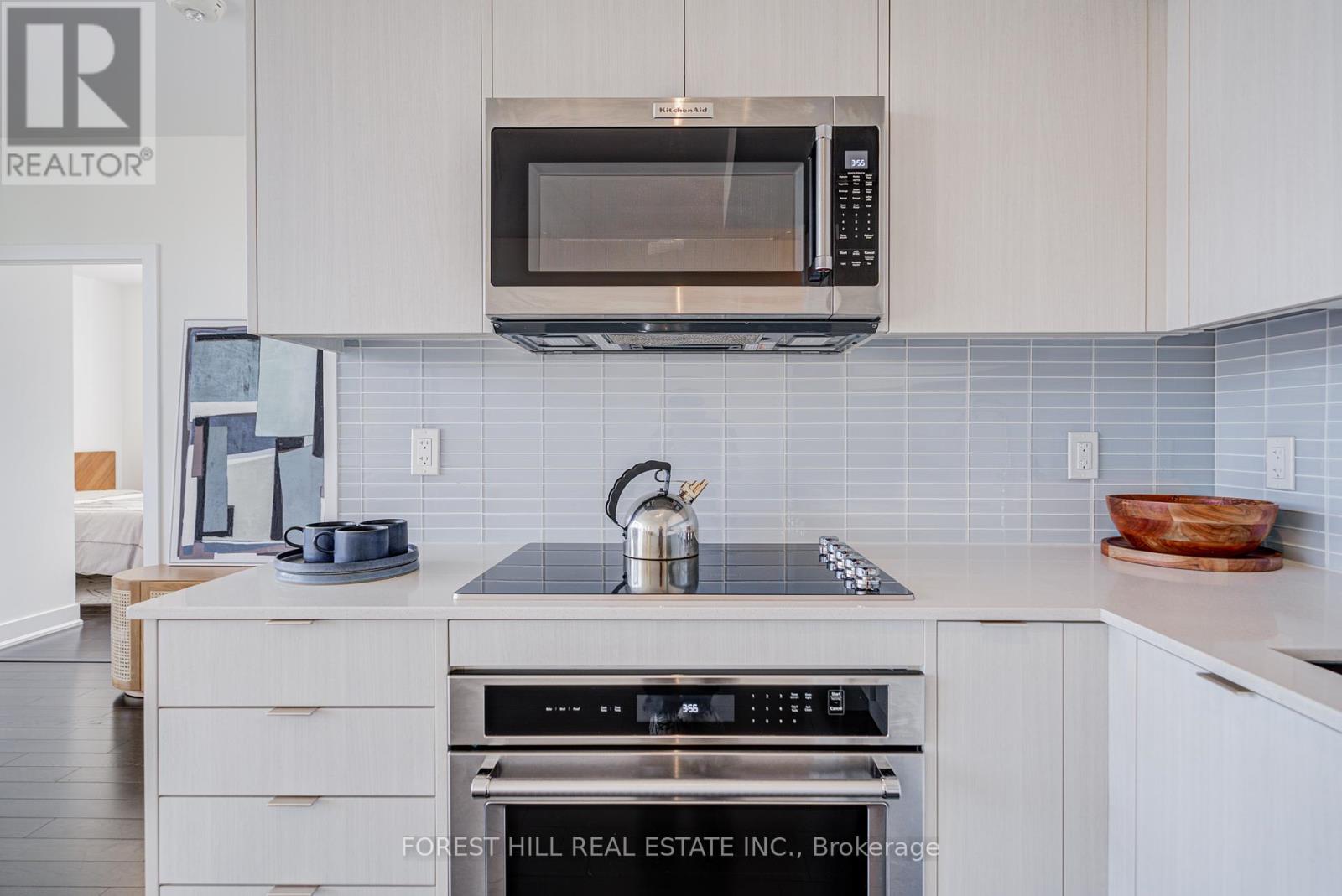 Photo 6 of 409 181 Bedford Road, Toronto ON