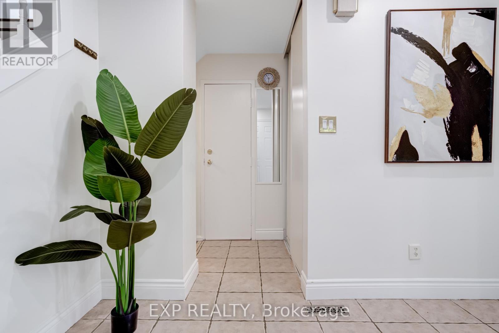 Photo 6 of 3283 Bobwhite Mews, Mississauga ON