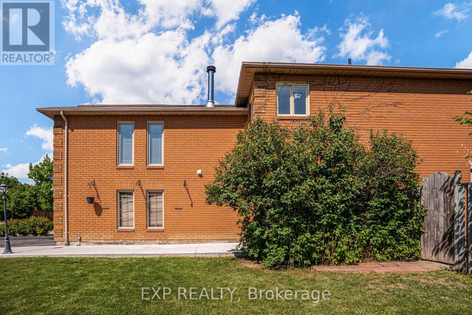 Photo 35 of 3283 Bobwhite Mews, Mississauga ON