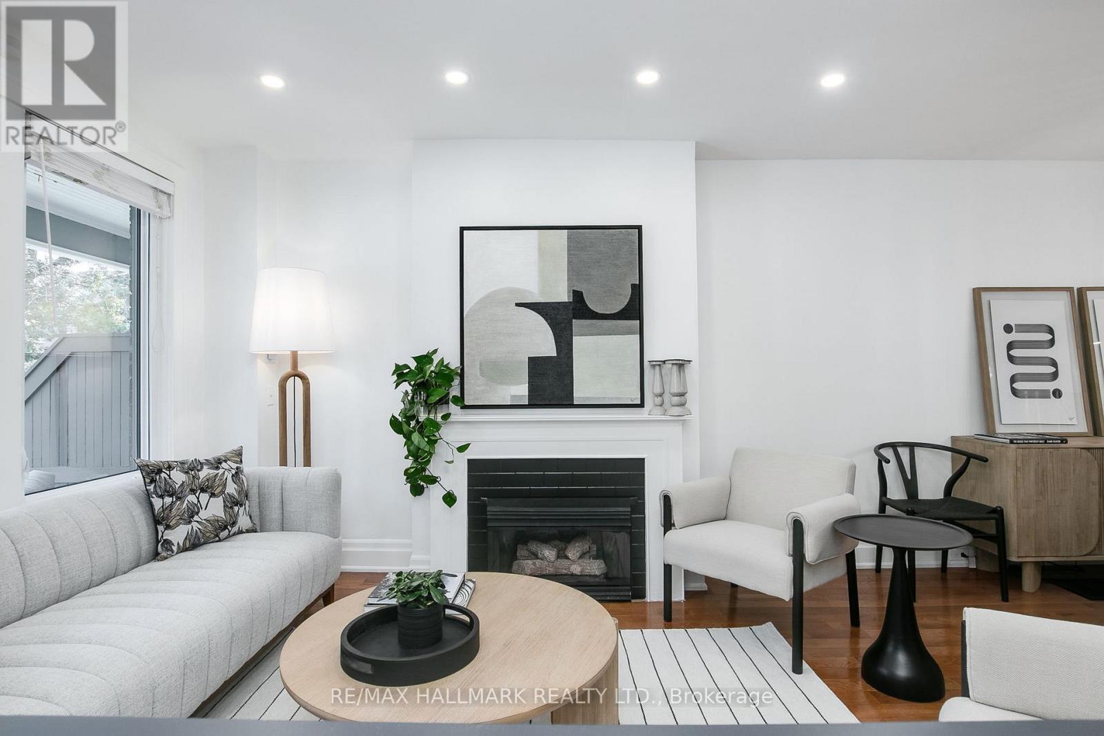 Photo 4 of 144 Langford Avenue, Toronto ON