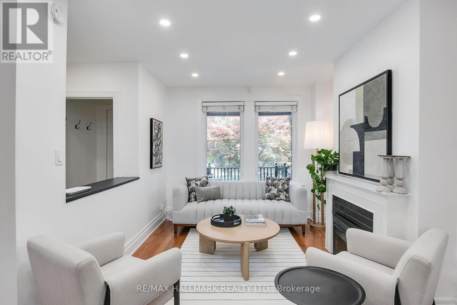 Photo 5 of 144 Langford Avenue, Toronto ON
