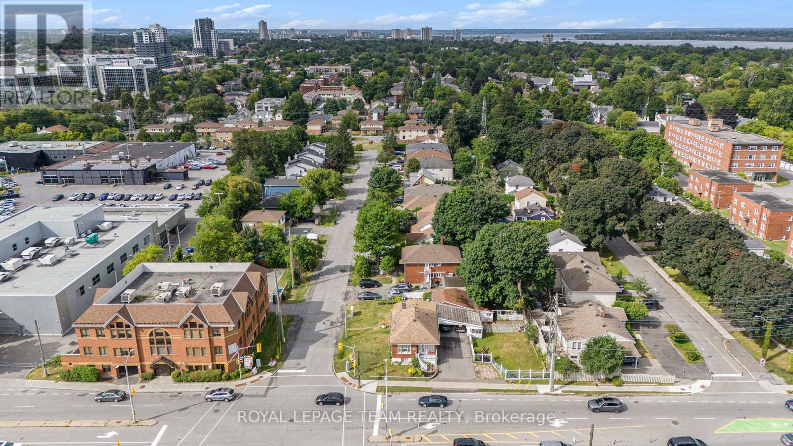 Photo 6 of 658 Kirkwood Avenue, Ottawa ON