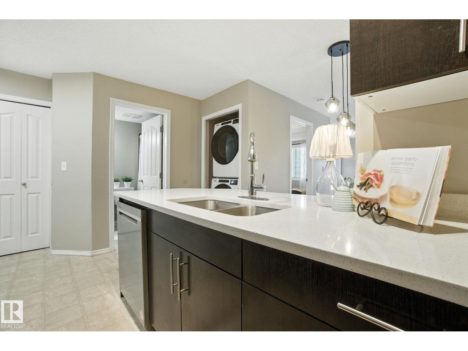 Photo 13 of 207 11820 22 Av Sw, Edmonton AB
