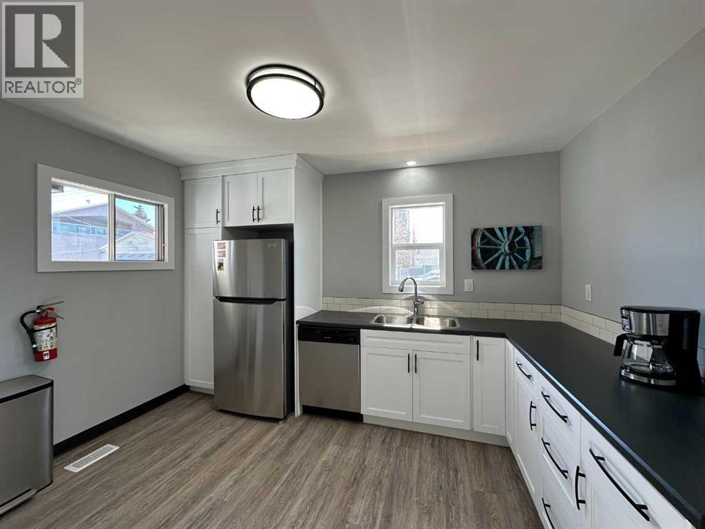 Photo 7 of 4517 55 Ave, Olds AB