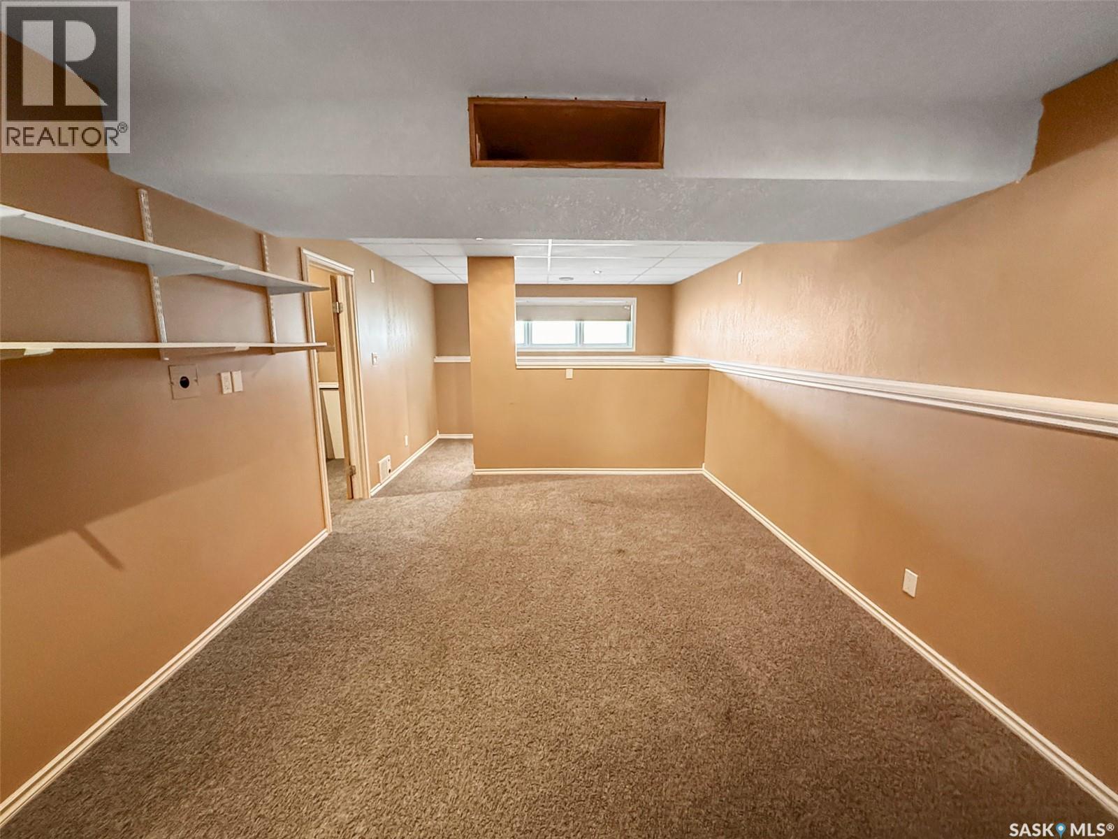 Photo 19 of 153 5th Avenue Ne, Swift Current SK