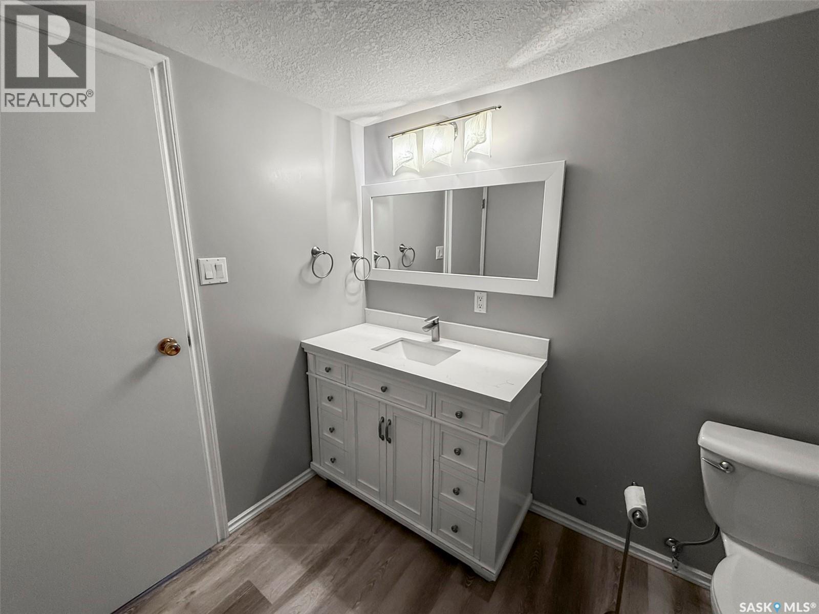 Photo 23 of 153 5th Avenue Ne, Swift Current SK