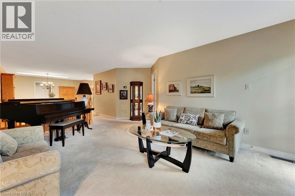 Photo 9 of 71 Beasley Crescent Unit 7, Cambridge ON