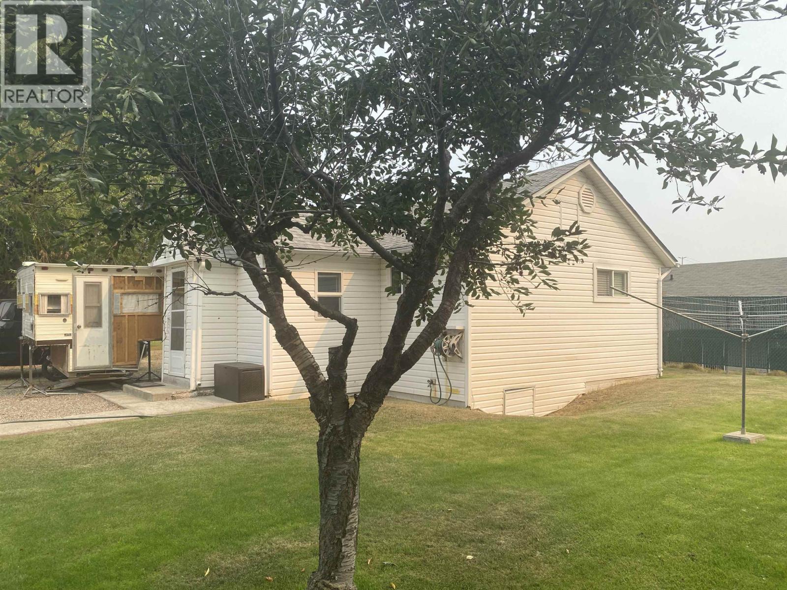 Photo 7 of 2923 Ferry Avenue, Prince George BC