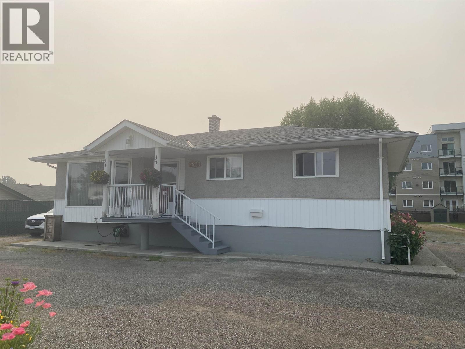 Photo 3 of 2923 Ferry Avenue, Prince George BC