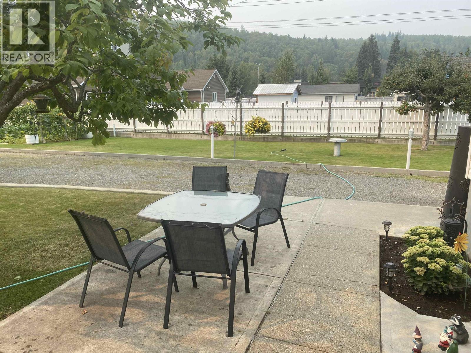 Photo 9 of 2923 Ferry Avenue, Prince George BC