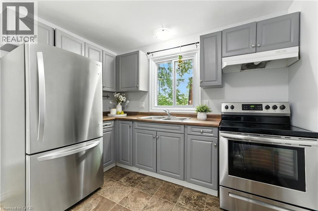 Photo 5 of 100 Bluevale Street N Unit 25, Waterloo ON