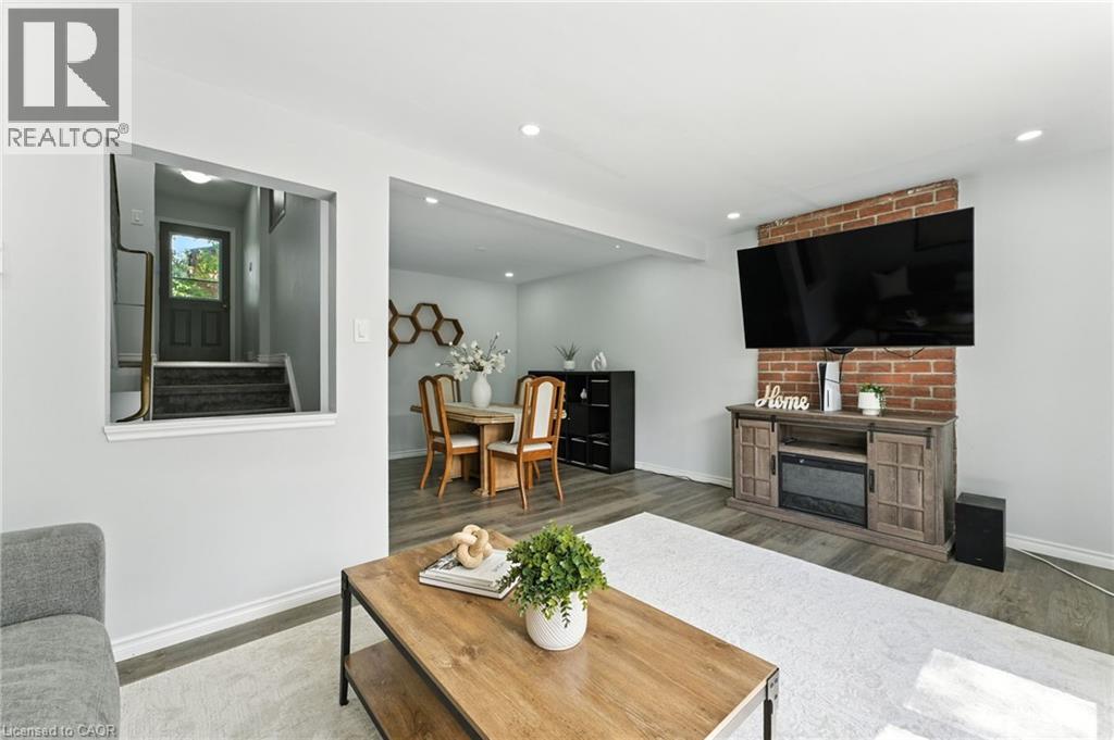 Photo 3 of 100 Bluevale Street N Unit 25, Waterloo ON