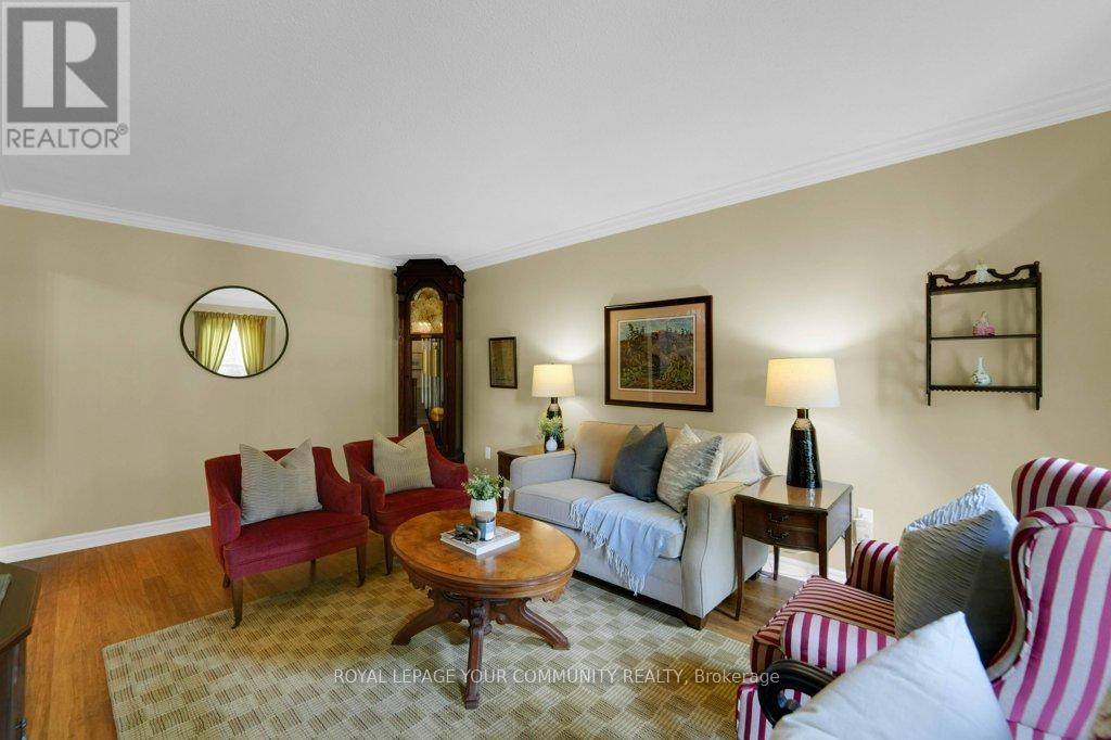 Photo 11 of 25 Hare Court, Markham ON