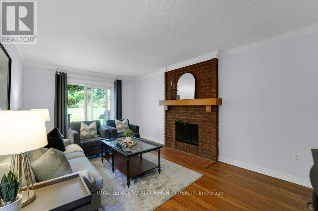 Photo 13 of 25 Hare Court, Markham ON
