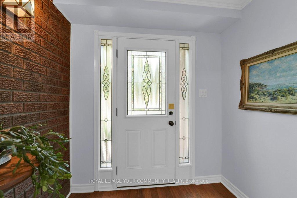 Photo 6 of 25 Hare Court, Markham ON
