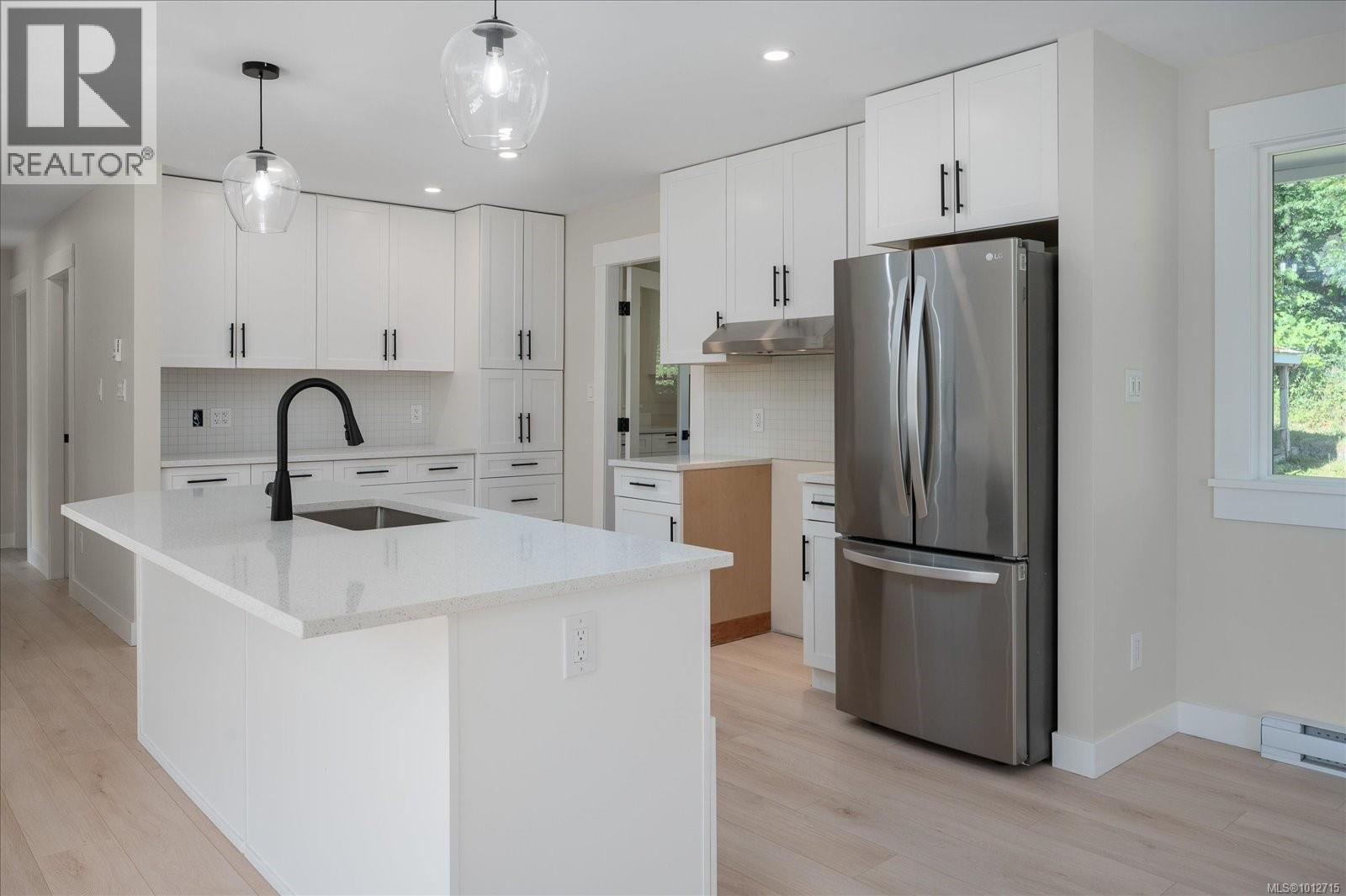 Photo 17 of 1373 Fielding Rd, Nanaimo BC