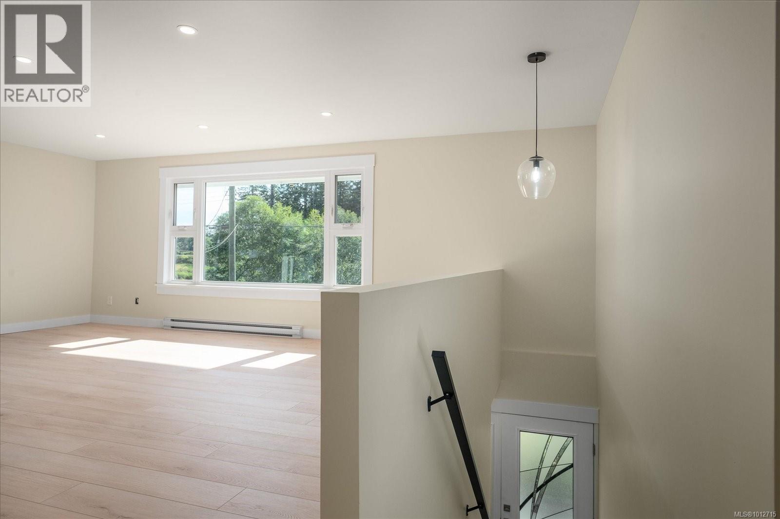 Photo 6 of 1373 Fielding Rd, Nanaimo BC